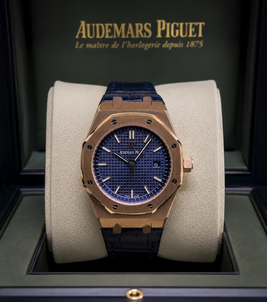 AUDEMARS PIGUET ROYAL OAK 37 MM ORO ROSA – ESFERA AZUL TEXTURIZADA