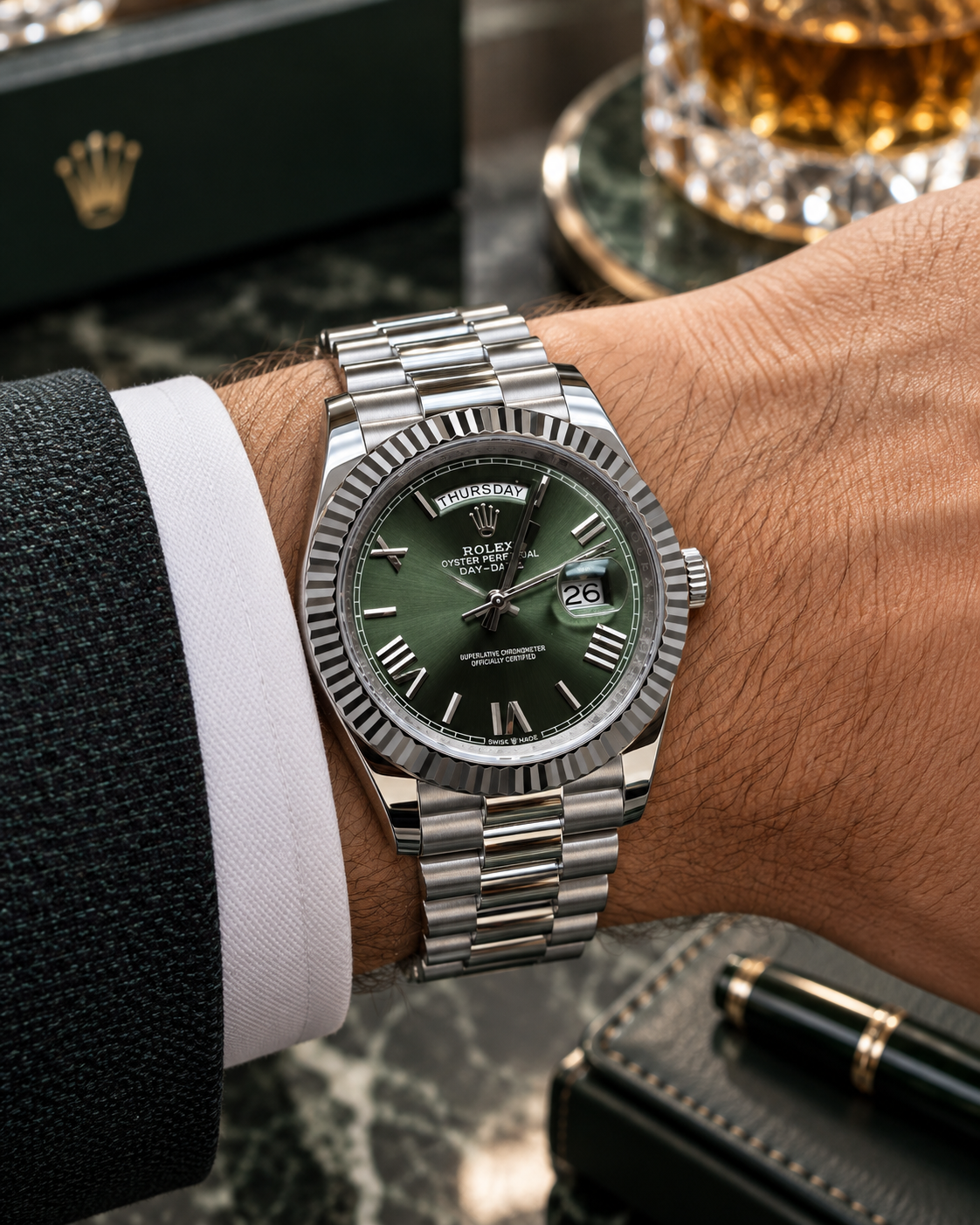 ROLEX DAY-DATE 40 MM – ESFERA VERDE, BISEL ESTRIADO Y BRAZALETE PRESIDENT