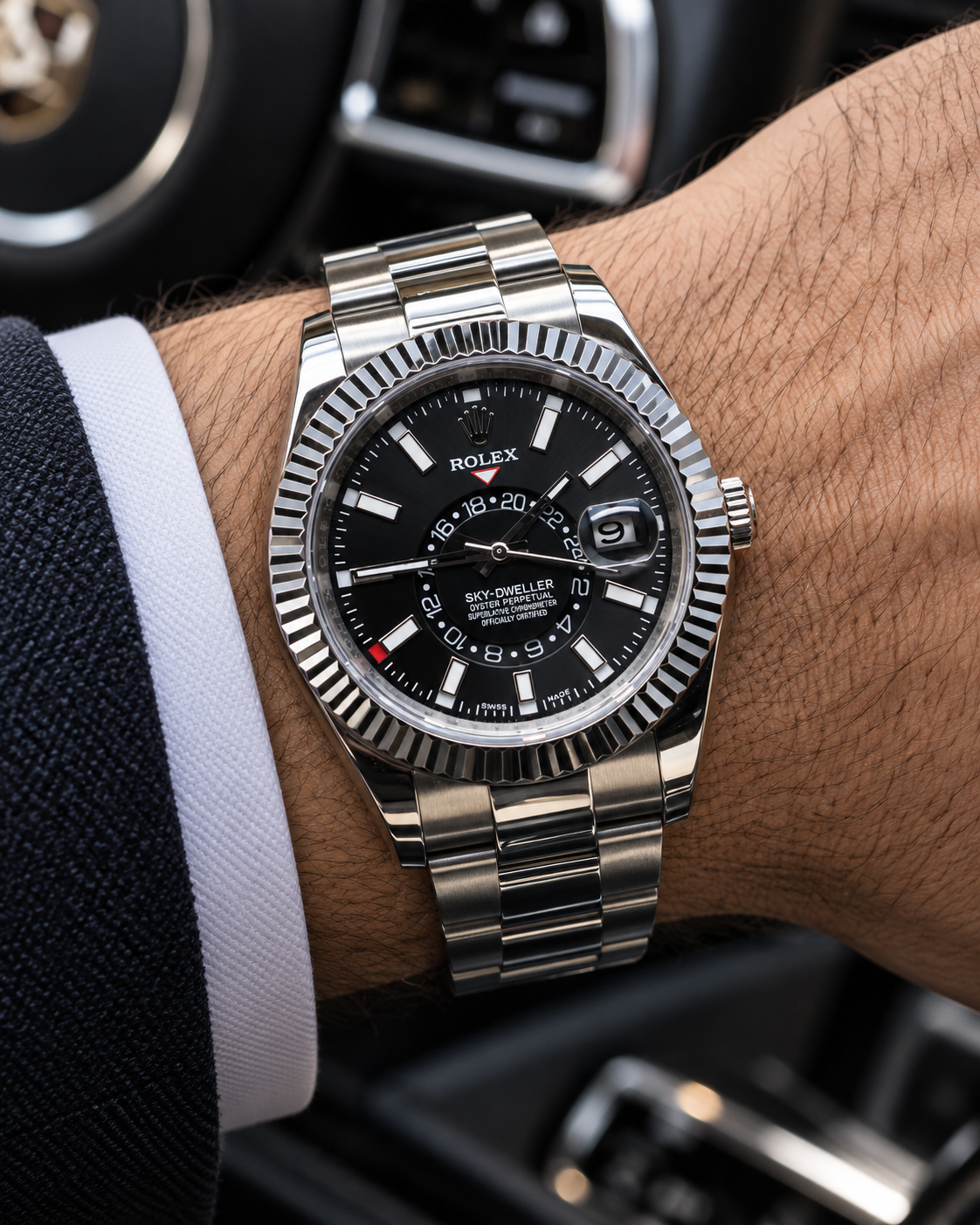 ROLEX SKY-DWELLER – ESFERA NEGRA, BISEL ESTRIADO Y BRAZALETE OYSTER