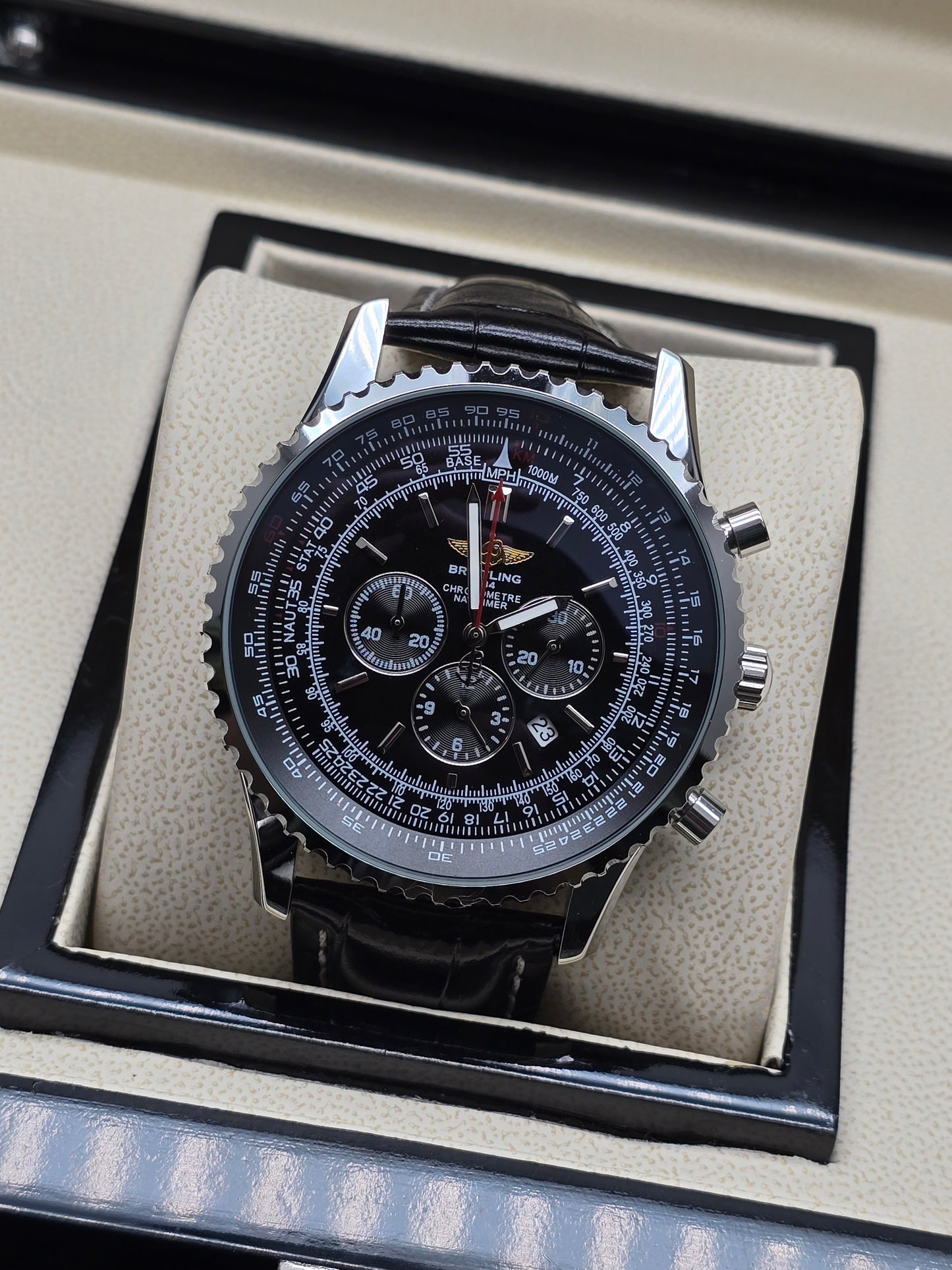 BREITLING NAVITIMER CHRONOGRAPH 46MM CUERO NEGRO