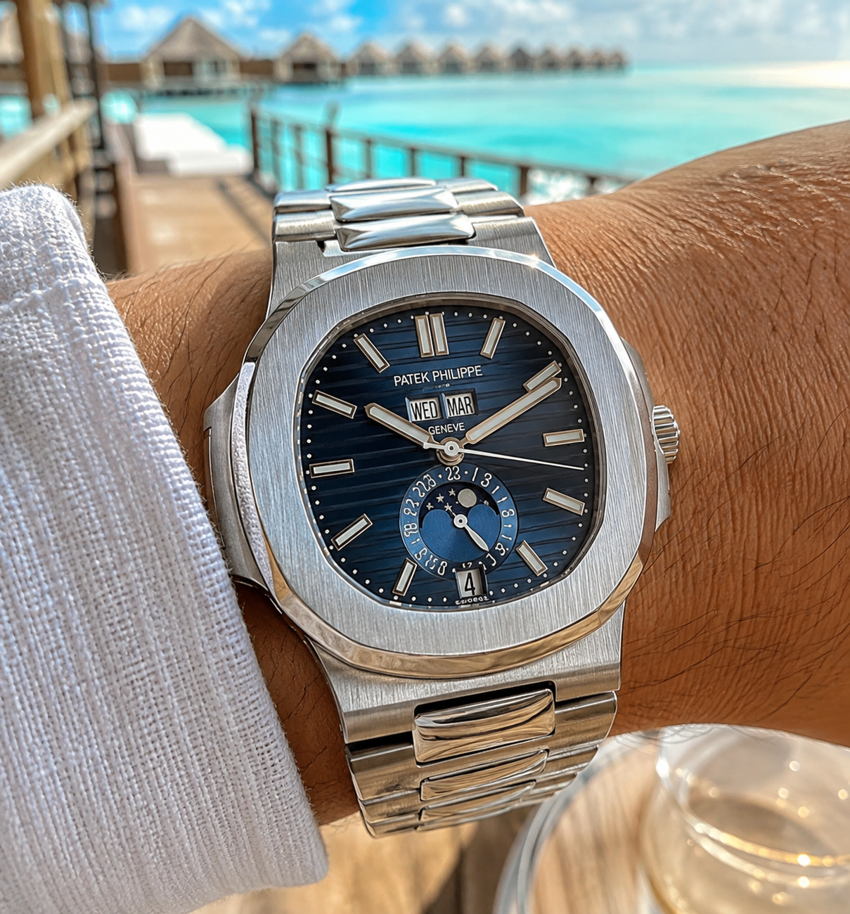 PATEK PHILIPPE NAUTILUS 5726/1A-014 ANNUAL CALENDAR MOON PHASE 40.5 MM