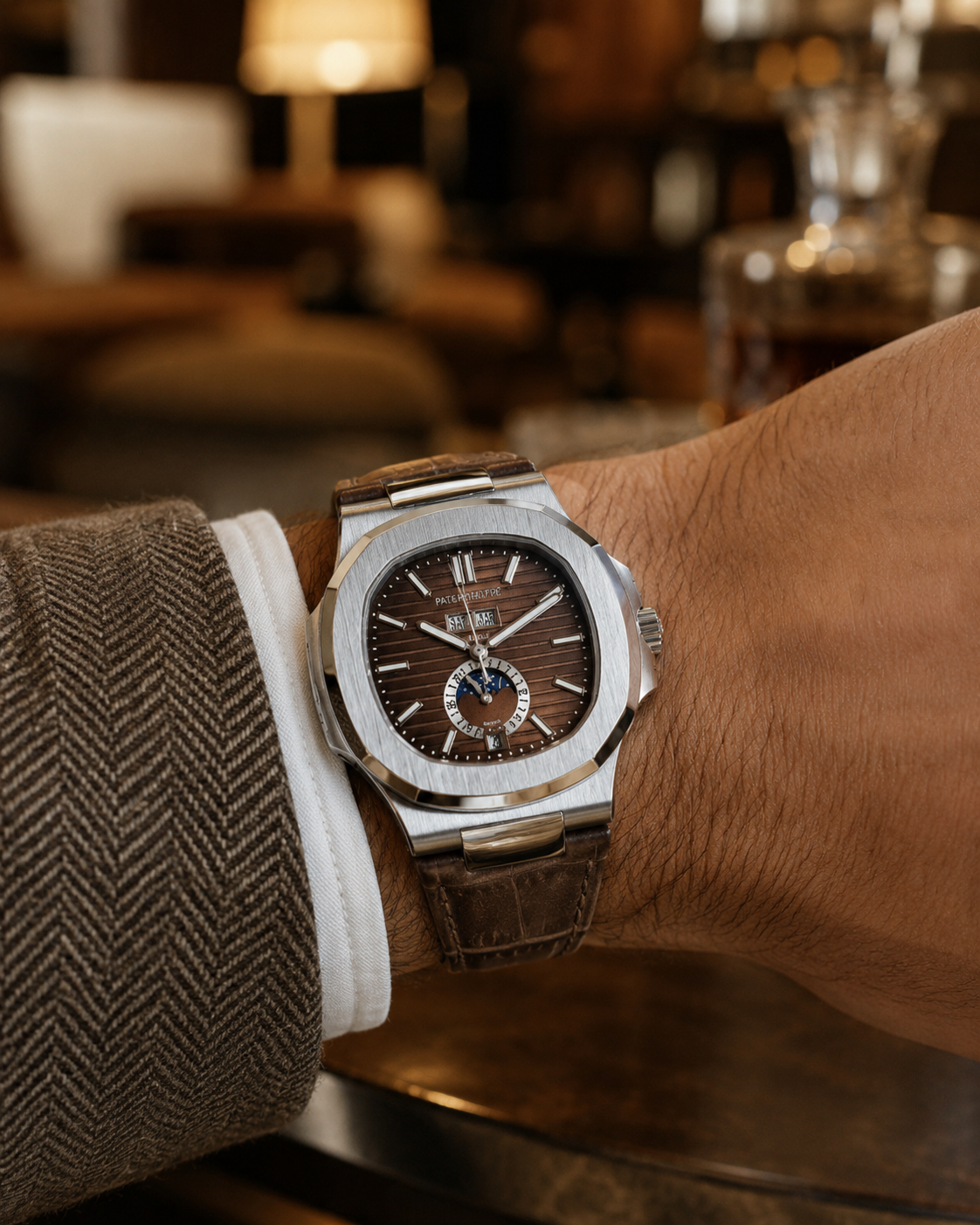 PATEK PHILIPPE NAUTILUS CALENDARIO ANUAL FASE LUNAR CAFÉ