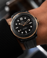 OMEGA SEAMASTER DIVER 300M NEGRO Y ORO ROSA