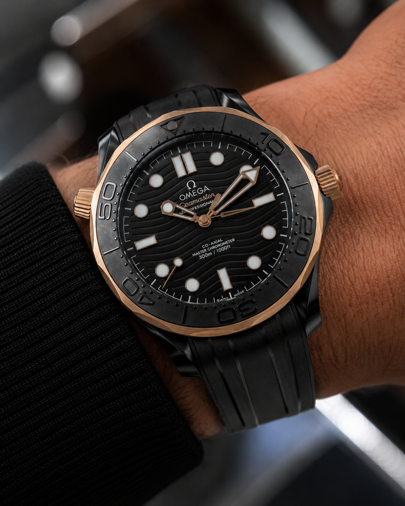 OMEGA SEAMASTER DIVER 300M NEGRO Y ORO ROSA