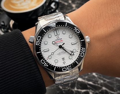 OMEGA SEAMASTER DIVER 300M BLANCO Y NEGRO