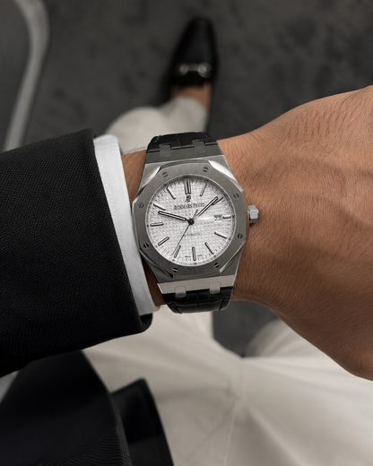 AUDEMARS PIGUET ROYAL OAK 37 MM ACERO – ESFERA PLATA TEXTURIZADA