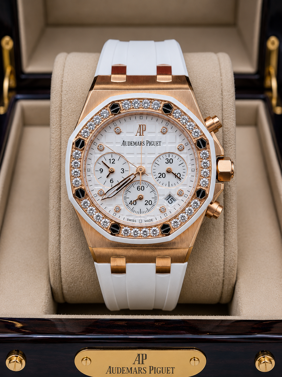AUDEMARS PIGUET ROYAL OAK CHRONOGRAPH DAMA 37 MM ACERO – BISEL ENGASTADO CON CIRCONIAS