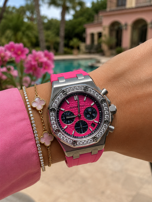 AUDEMARS PIGUET ROYAL OAK CHRONOGRAPH DAMA 37 MM – BISEL Y CAJA ENGASTADOS CON CIRCONIAS