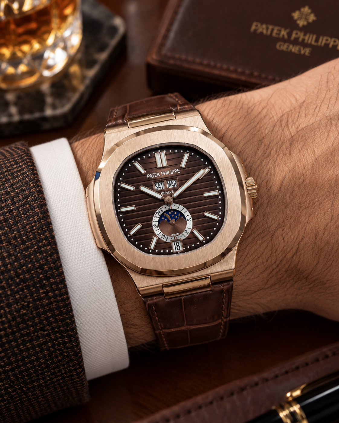 PATEK PHILIPPE NAUTILUS ANNUAL CALENDAR MOON PHASE ORO ROSA 40.5 MM
