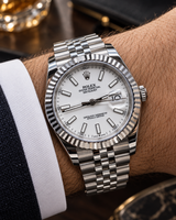 ROLEX DATEJUST 36 MM – ESFERA BLANCA, BISEL ESTRIADO Y JUBILEE