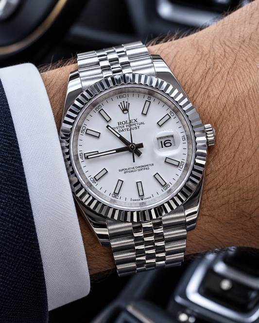 ROLEX DATEJUST 41 MM – ESFERA BLANCA, BISEL ESTRIADO Y BRAZALETE JUBILEE