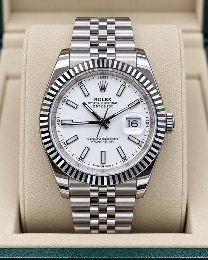 ROLEX DATEJUST 41 MM – ESFERA BLANCA, BISEL ESTRIADO Y BRAZALETE JUBILEE