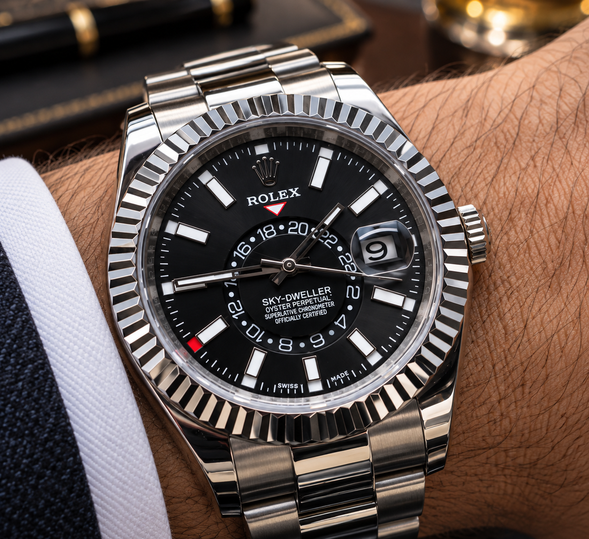 ROLEX SKY-DWELLER – ESFERA NEGRA, BISEL ESTRIADO Y BRAZALETE OYSTER