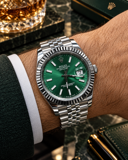 ROLEX DATEJUST 41 MM – ESFERA VERDE, BISEL ESTRIADO Y BRAZALETE JUBILEE